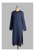 Blue weave kurta on a mannequin against a gray background